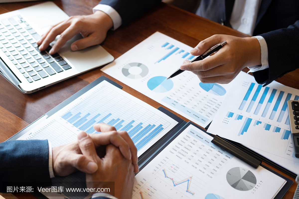 專業的商業合作伙伴團隊從會議討論到演講策劃投資項目工作分析和商業策略與合作伙伴公司進行對話